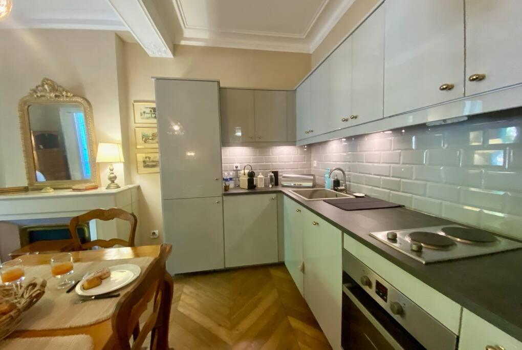 L'Historien - Avec Balcon Coeur De Nimes Apartment Ngoại thất bức ảnh