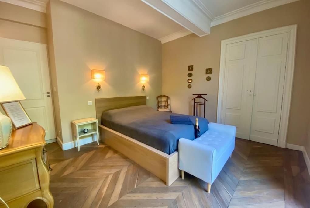 L'Historien - Avec Balcon Coeur De Nimes Apartment Ngoại thất bức ảnh