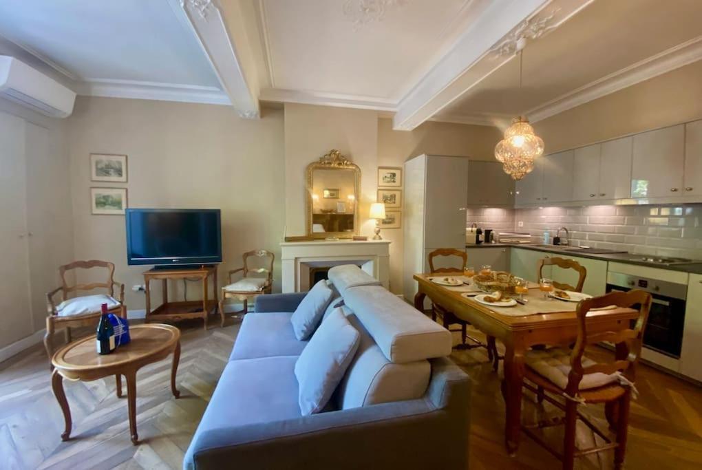 L'Historien - Avec Balcon Coeur De Nimes Apartment Ngoại thất bức ảnh